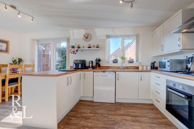4, Kesbrook Drive, Swadlincote photo 3