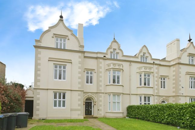 Flat for sale in Spencer Parade, Northampton, Northamptonshire