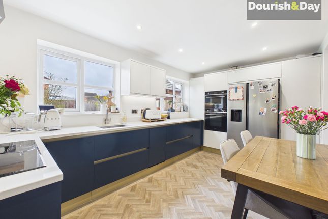 3 Pezenas Drive, Market Drayton photo 3