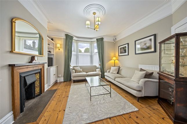 246, Sandycombe Road, Surrey photo 2