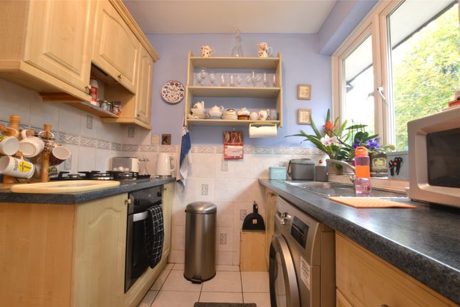 5 Mortimer Lodge, 34, Albert Drive, London photo 3