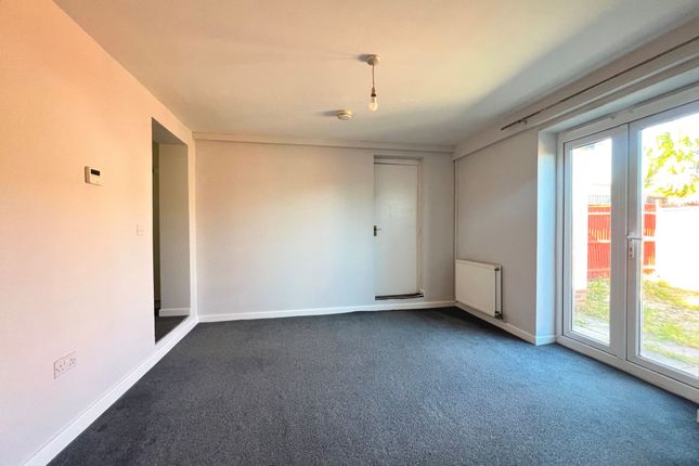 109a Hesters Way Road, Cheltenham photo 2