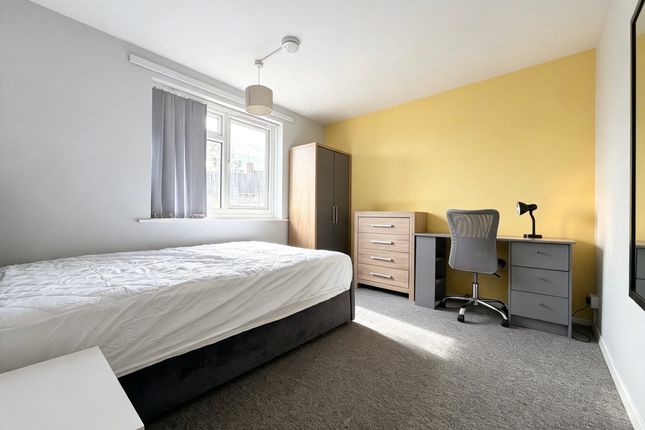 22, Margaret Road, Exeter photo 4