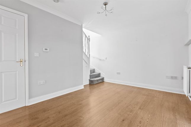 17, Dove House Drive, Henlow photo 4