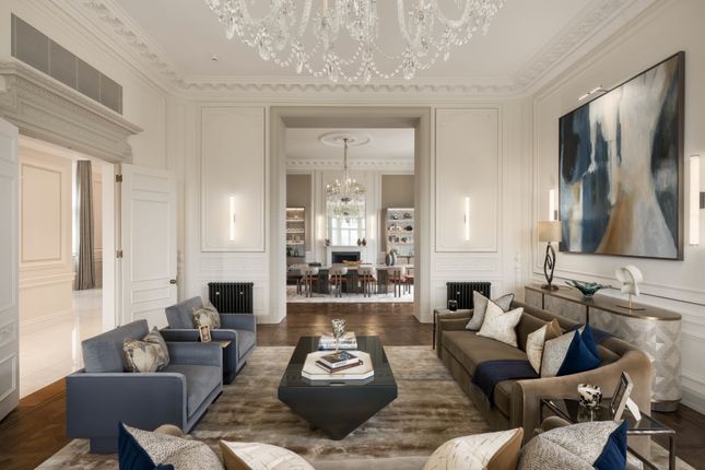 Flat for sale in Old Park Lane, London