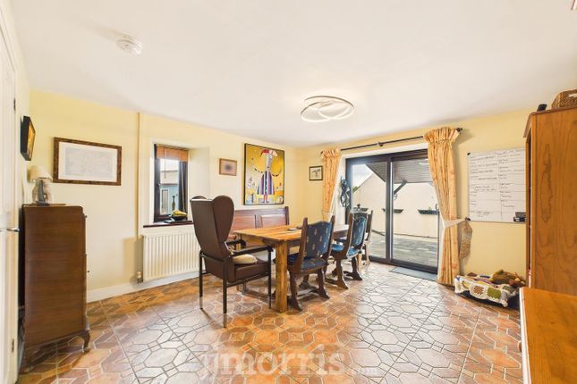 Breakfast/Family Room
