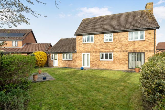 24, Woodward Close, Winnersh photo 5
