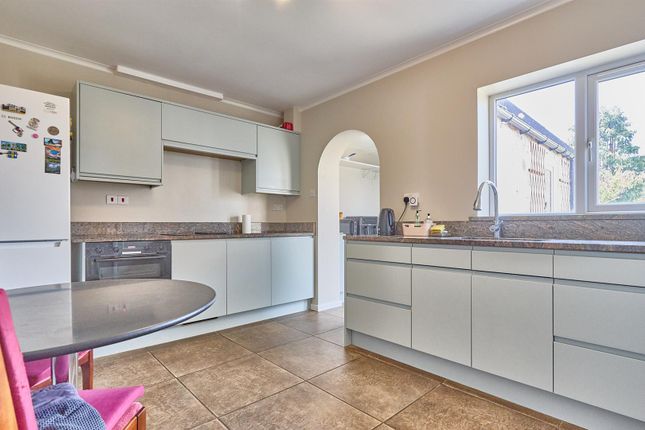 24, Featherston Drive, Burbage photo 3