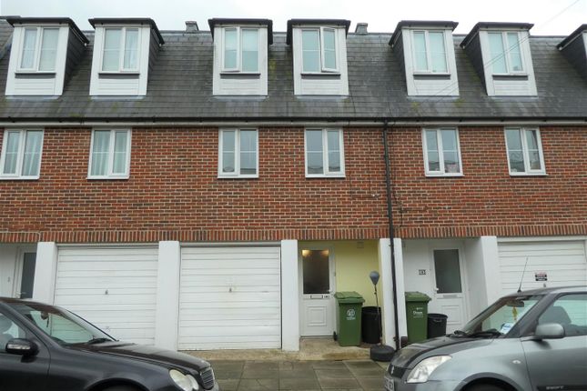 Thumbnail Town house to rent in Gruneisen Road, Portsmouth