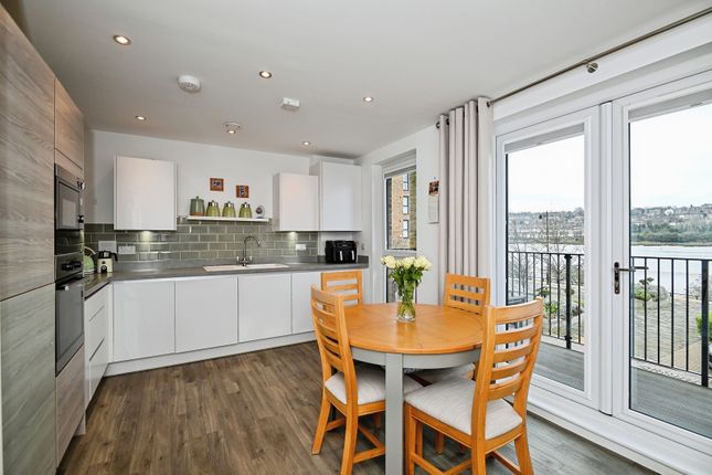 Flat 4, 7, Knights Templar Way, Kent photo 3