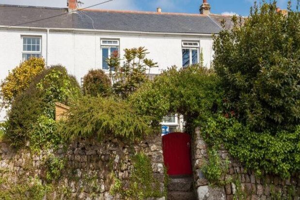 2 bed property to rent in Trungle Terrace, Penzance TR19