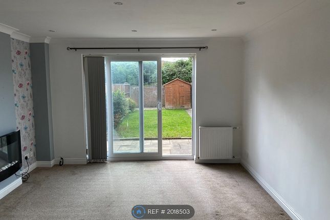 Frobisher Grove, Maltby, Rotherham photo 4