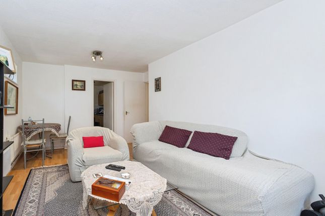 Flat 10, Maple Court, 259, Wellington Road North, Greater Manchester photo 4