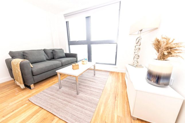 Thumbnail Flat to rent in Manchester Waters, 3 Pomona Strand, Old Trafford