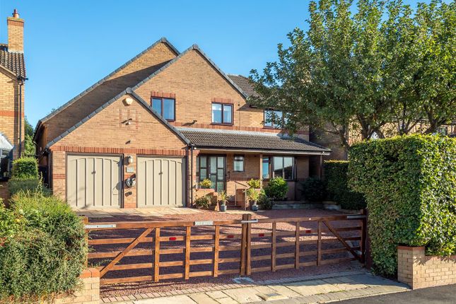 Thumbnail Detached house for sale in Luddington Road, Stratford-Upon-Avon