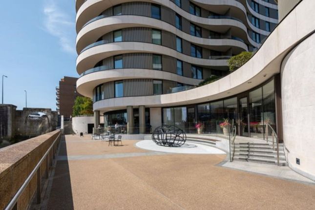 1-bed flat on Millbank, Westminster, £1,000,000
