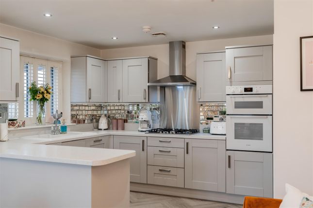 30, Windermere Avenue, Colne photo 4