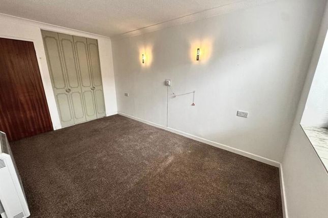 Flat 15, Homeborough House, Brinton Lane, Southampton photo 3