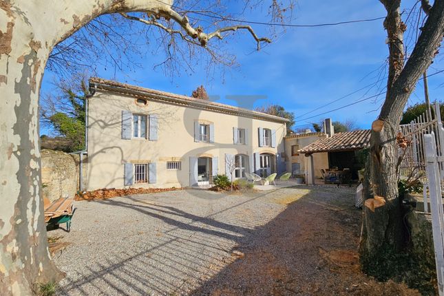 Property for sale in Sainte-Cecile-Les-Vignes, Provence-Alpes-Cote D'azur, 84290, France