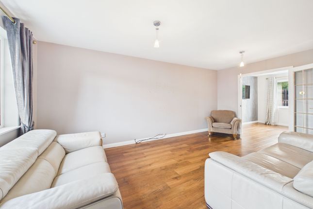 31 Clarkin Avenue, Glasgow photo 2