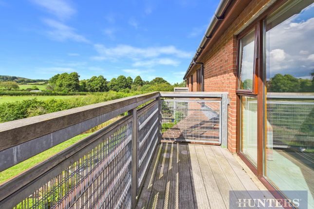 55, Plaxton Court, Scarborough photo 4