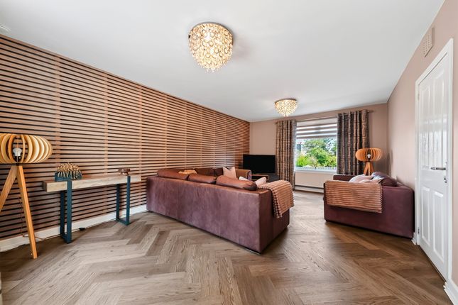 33, Cairns Avenue, Glasgow photo 4