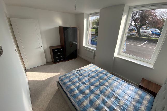 Flat 2, The Post House Eastern Avenue, Gloucester photo 4