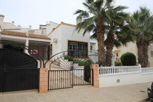 Thumbnail Town house for sale in Villamartin, Comunitat Valenciana, Spain