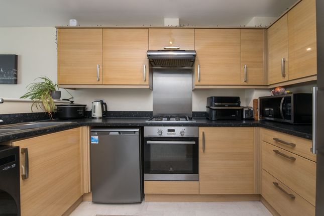 18 Swallow Way, Cullompton photo 3