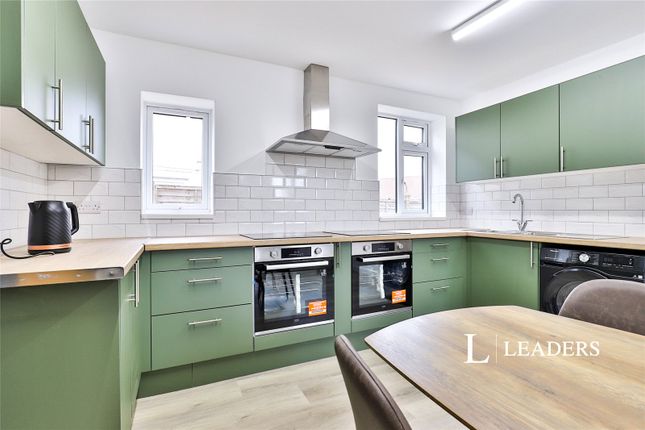 Rooms 1-9, 71, Kimmeridge Avenue, Dorset photo 4