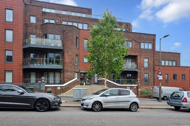Westh Heath Place , Hodford Road, Hodford Road, London photo 2