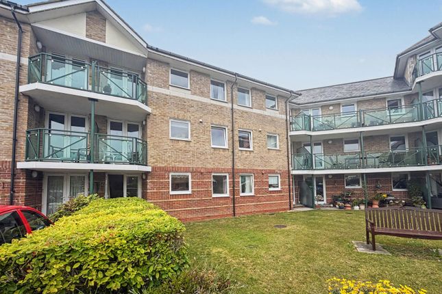 1-bed house on Flat 11 Swannery Court, Commercial Road, Weymouth, £85,000