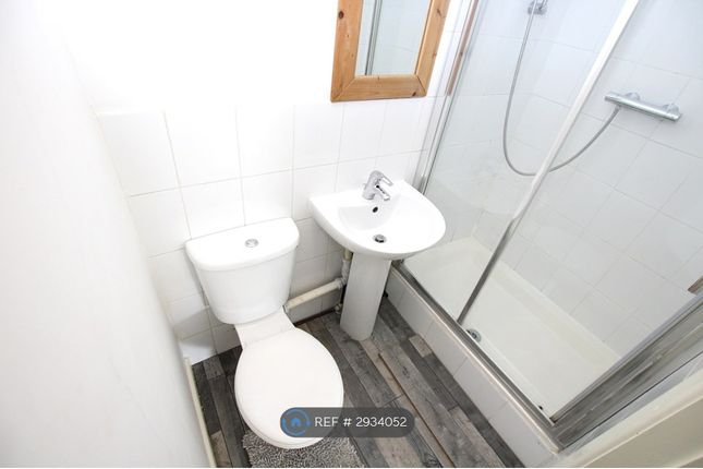 Top Floor Flat, Charlton Street, Maidstone photo 4