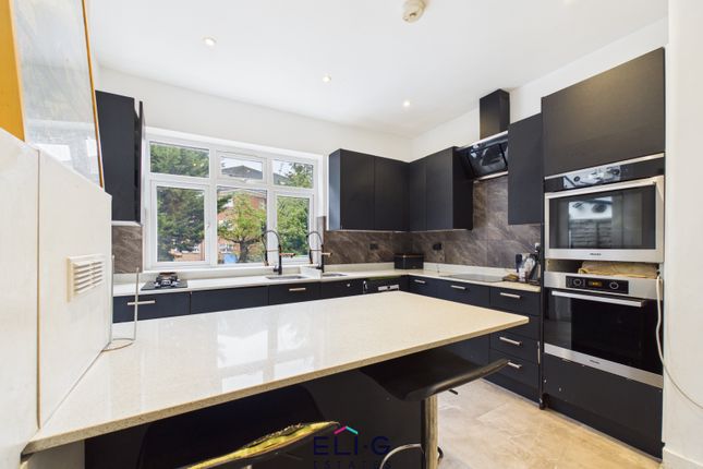 12 WEST AVENUE, HENDON, LONDON, LONDON photo 2