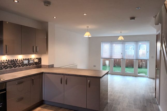 Sheerwater Crescent, Barnsley photo 2