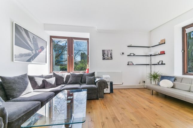 Flat for sale in Whitehouse Apartments, Belvedere Road, London