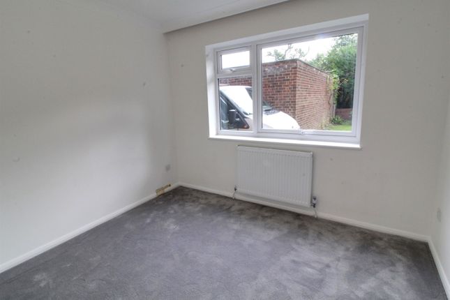 Lucinda Court, Lincoln Road, Enfield photo 4