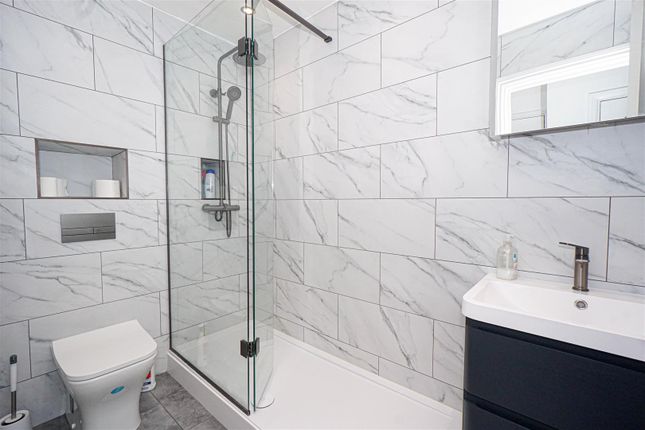 Flat 4 Gordon Mansions, 36, Charles Road, St. Leonards-On-Sea photo 4