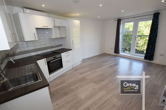Flat 3,  41, Canute Road, Southampton photo 2