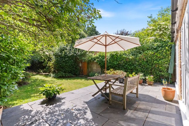 24, Teddington Park, Teddington photo 4