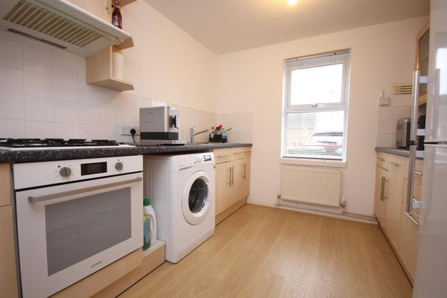 32, Howerts Close, Warsash photo 3