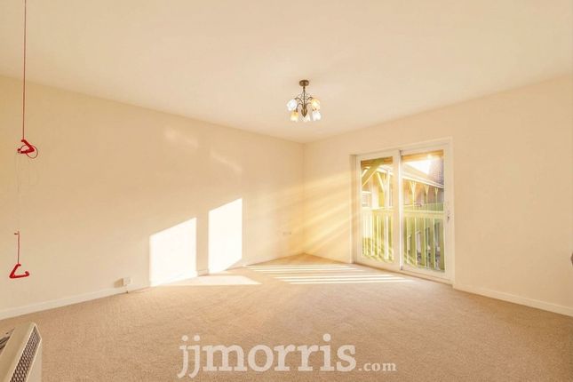 Flat 32, Cawdor Court Spring Gardens, Narberth photo 3