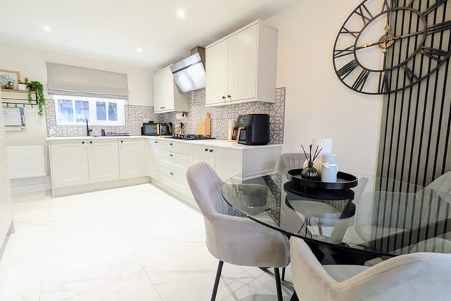 16 Blaenau'r Cwm, Merthyr Tydfil photo 2
