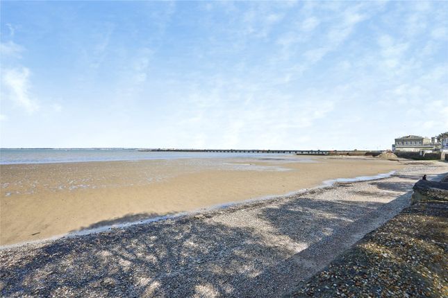 Flat 3, Buckingham Villa,, Buckingham Close, Isle of Wight photo 3