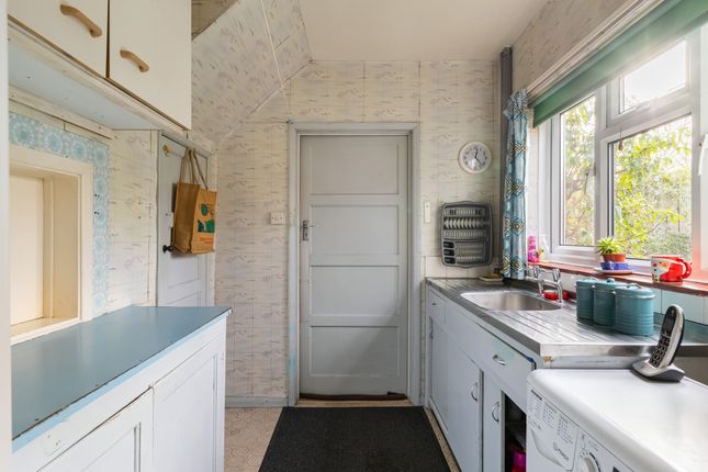 20, Castle Road, Great Bedwyn photo 3