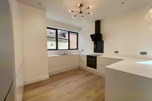 Detached house to rent in Overton Drive, Wanstead