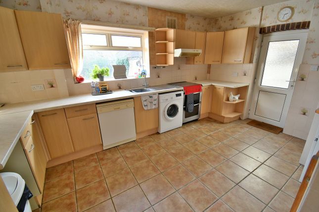 3, Ridgeway, Ferndown photo 4