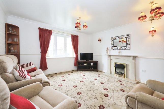 17, Smallshire Close, Wolverhampton photo 2