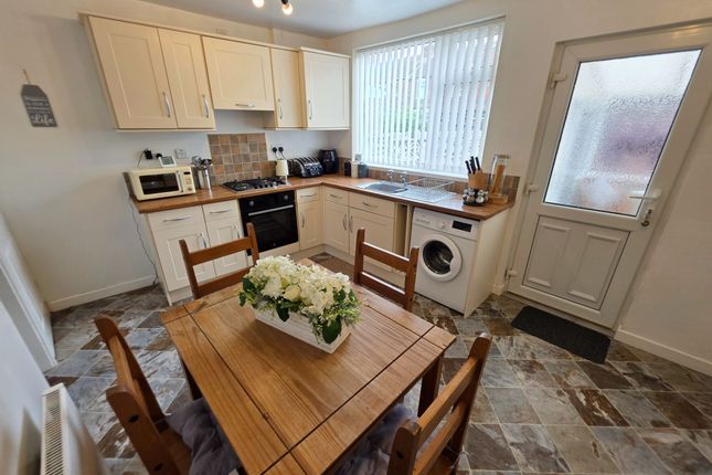 8 Cecil Avenue, Doncaster photo 3