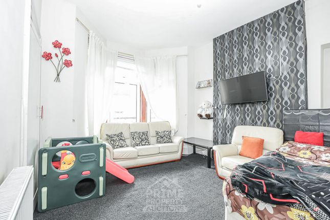 8, Grant Street, Greenock photo 2